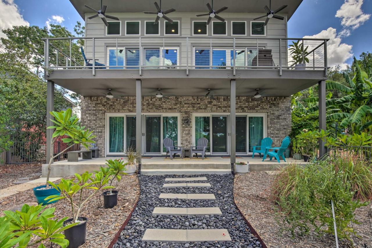 The Plumeria Retreat With Deck And Lake View!
